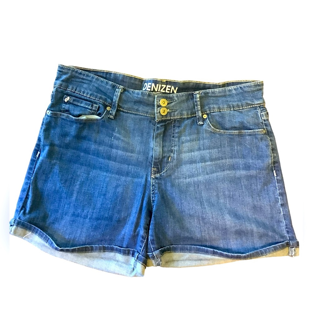 DENIZEN from Levi's® Women's High-Rise 3" Cuffed Shorts. Size 8